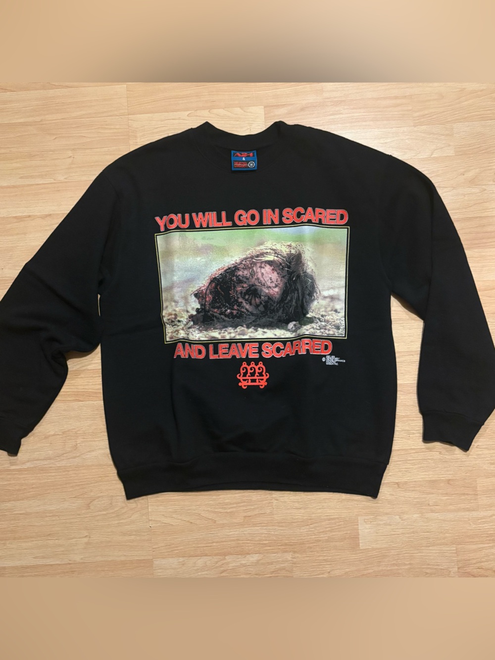 ONLINE CERAMICS x 24 HEREDITARY SWEATSHIRT SZ medium